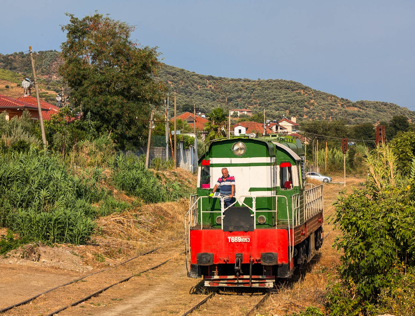T669-1053