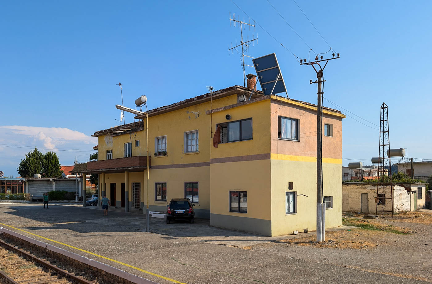 Железные дороги Албании — Станции и перегоны