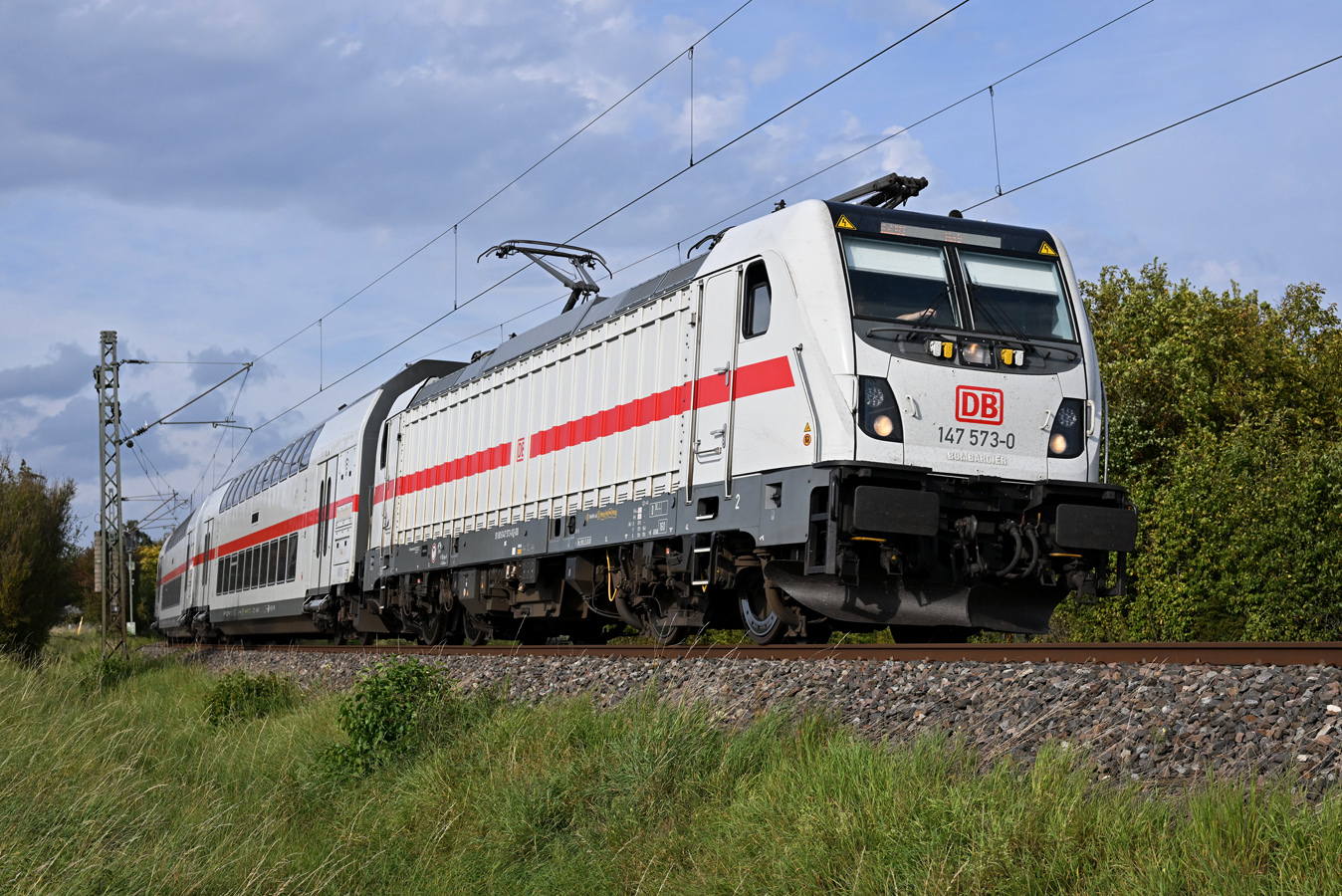 147 573