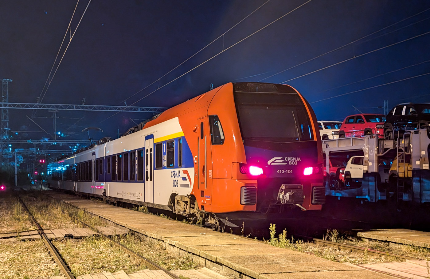 413 104