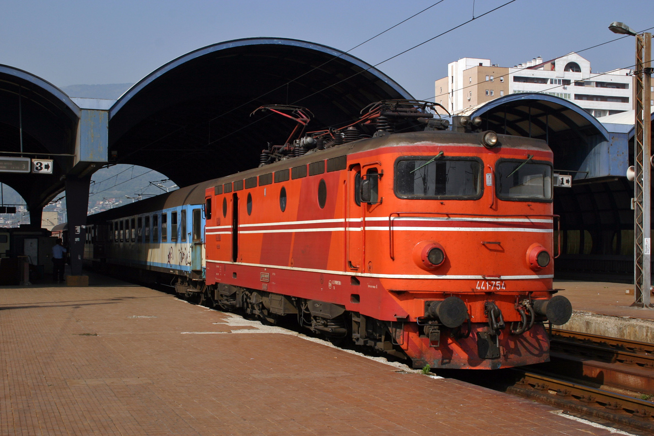 441-754