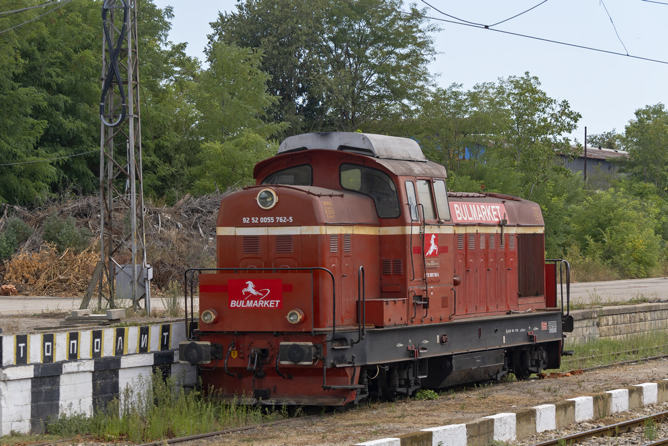 55 762