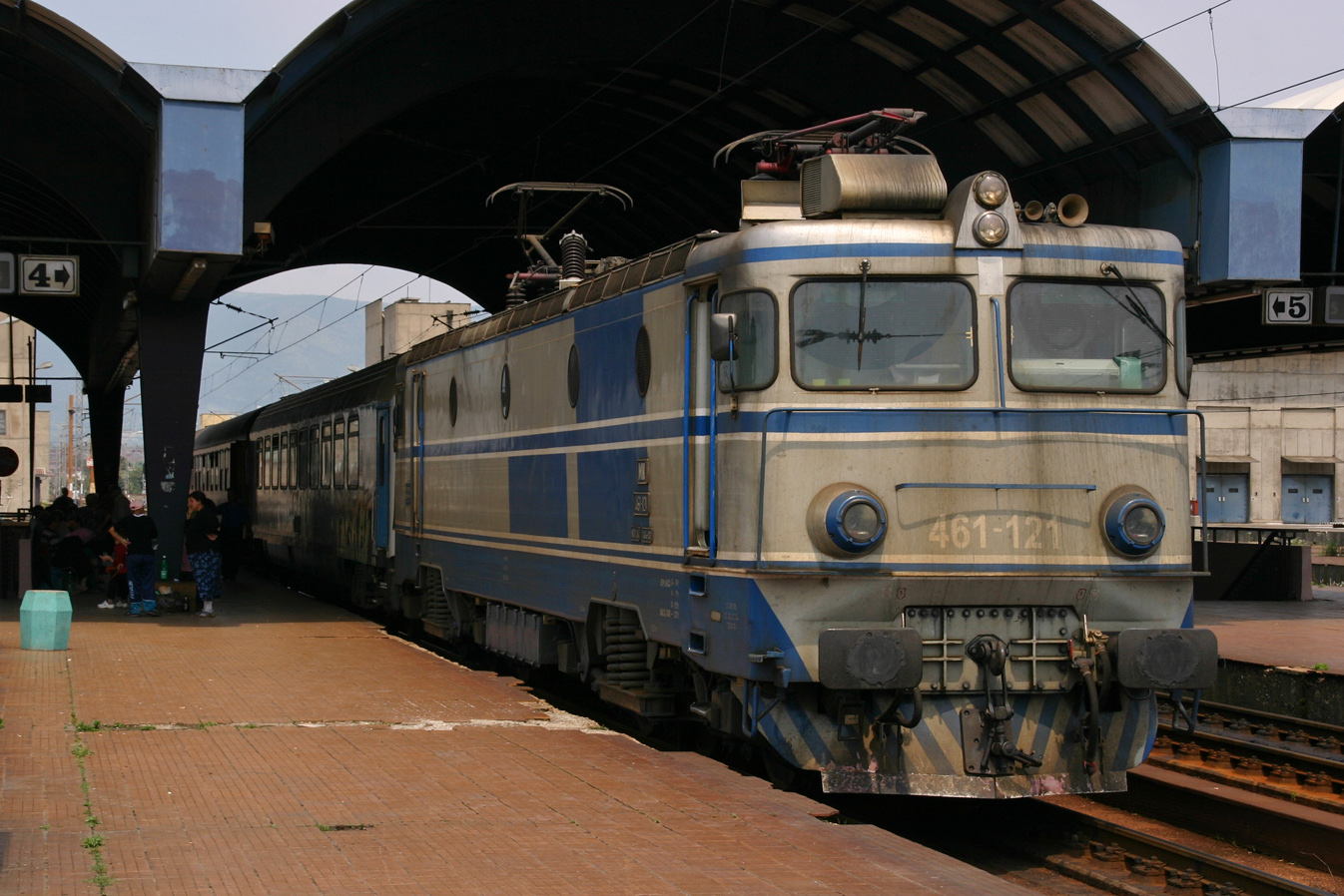 461-121
