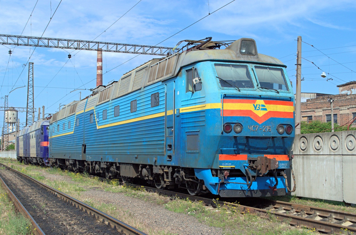 ЧС7-215