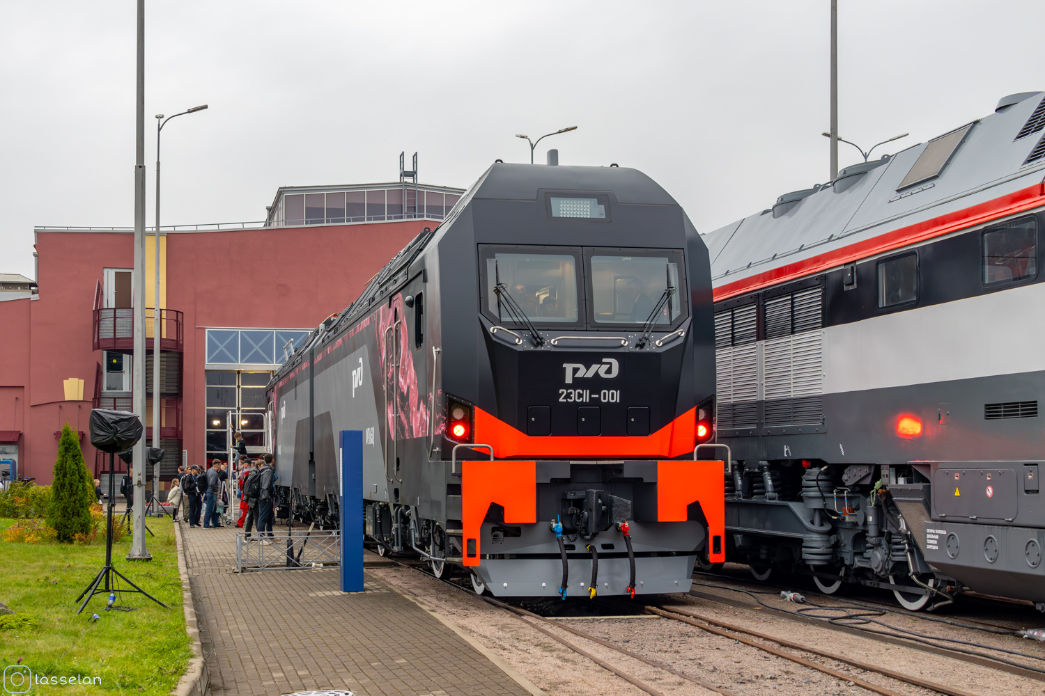 2ЭС11-001