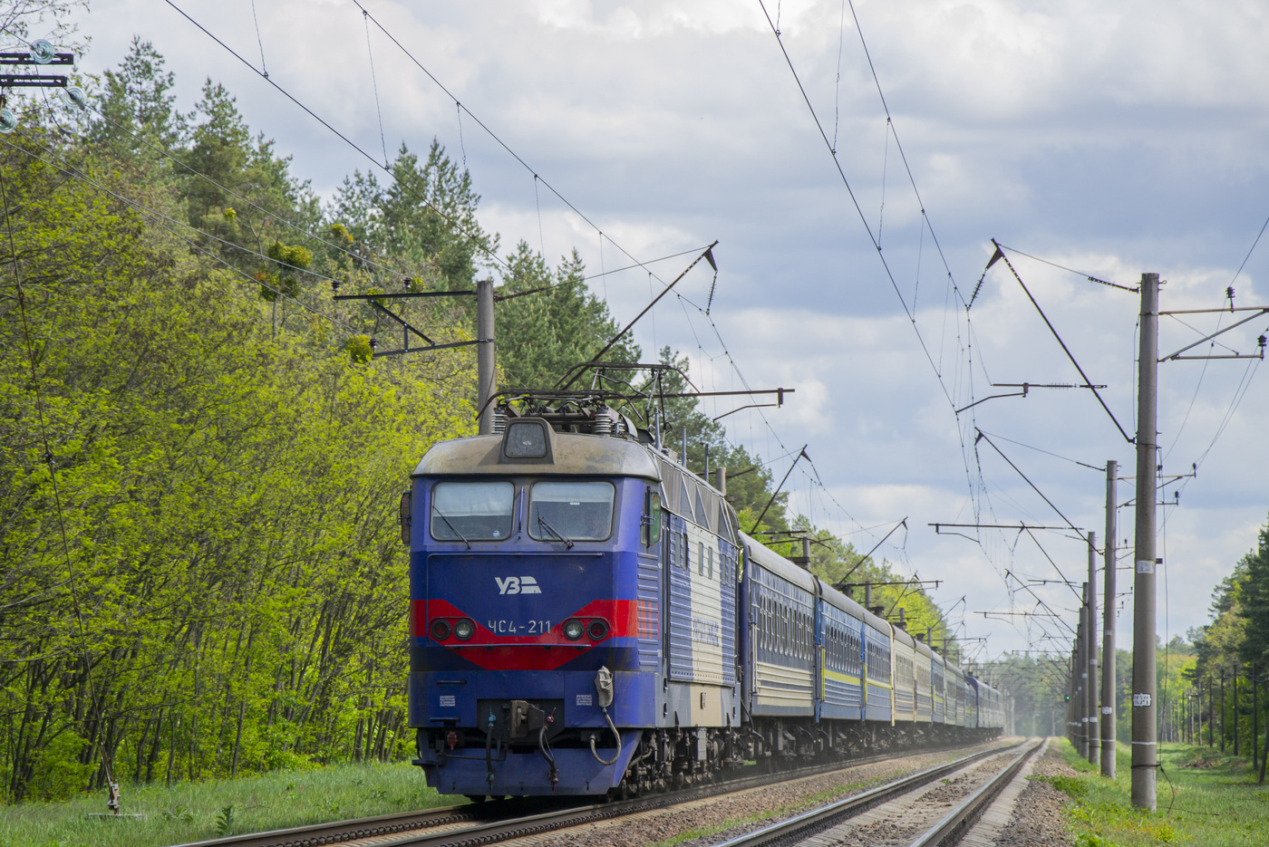 ЧС4-211