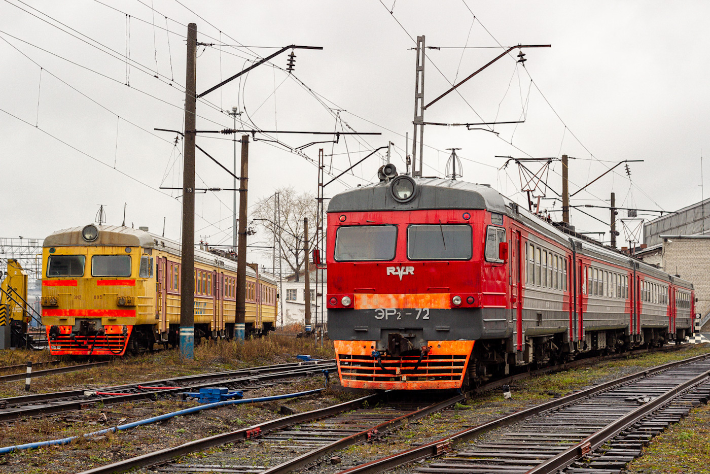 ЭМ2-009; ЭР2-72