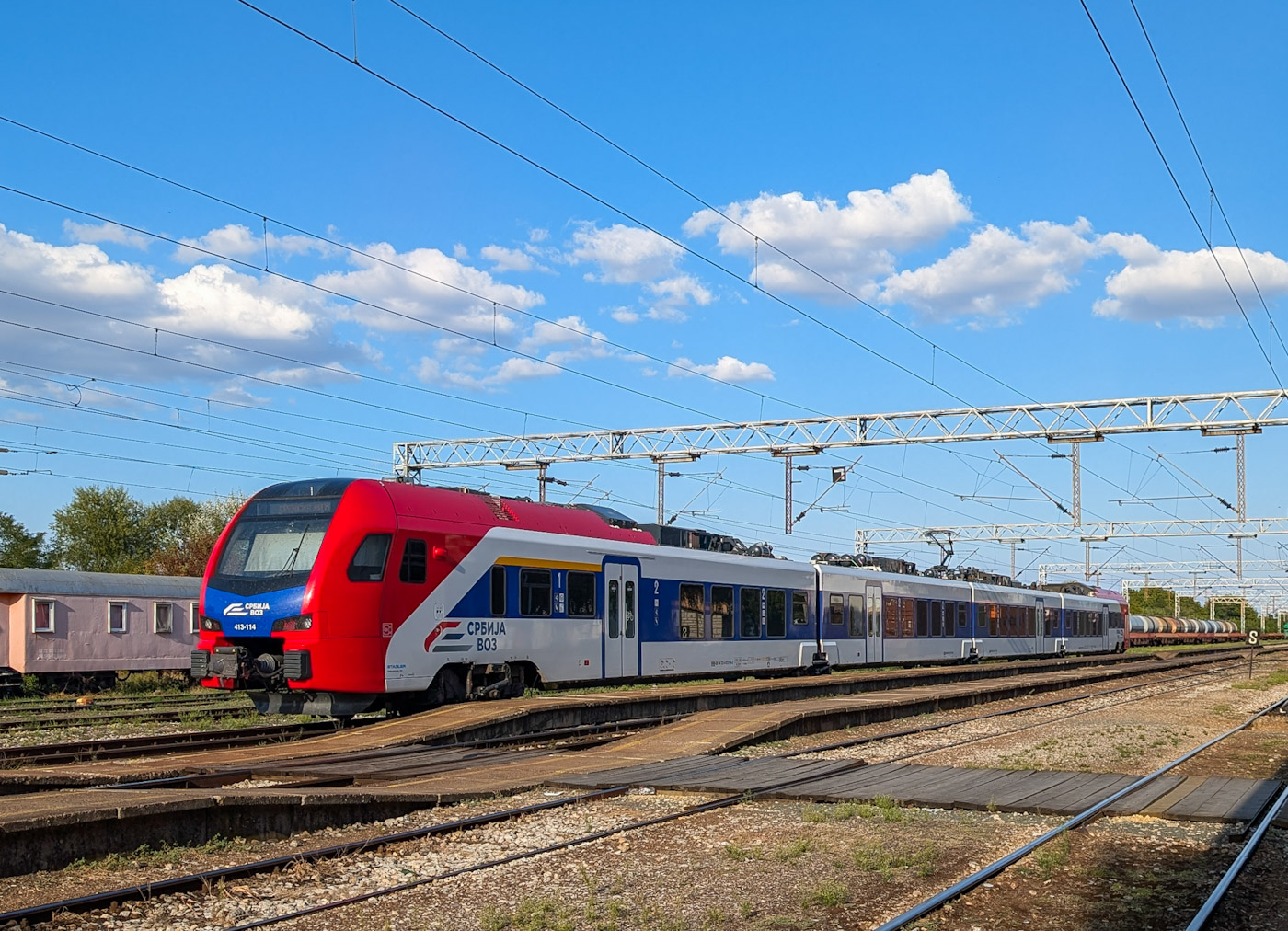 413 114