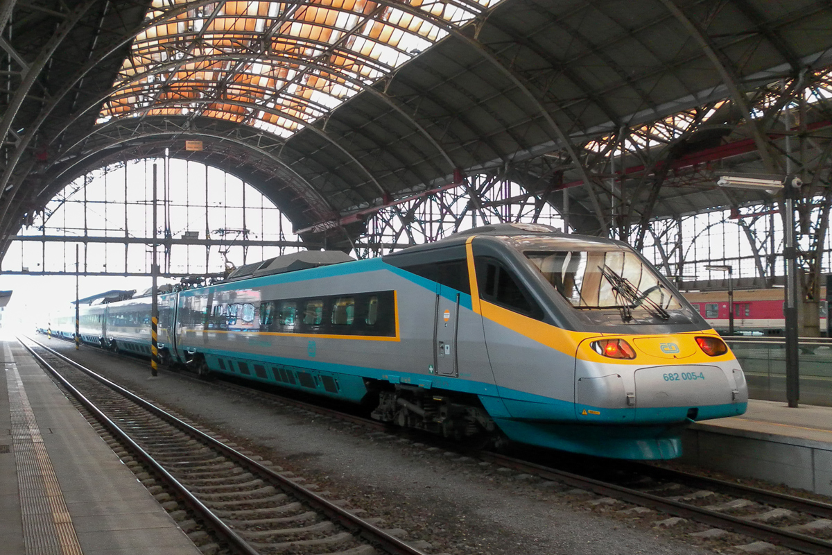 680 005