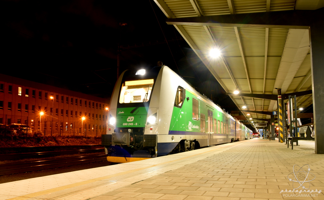 690 249