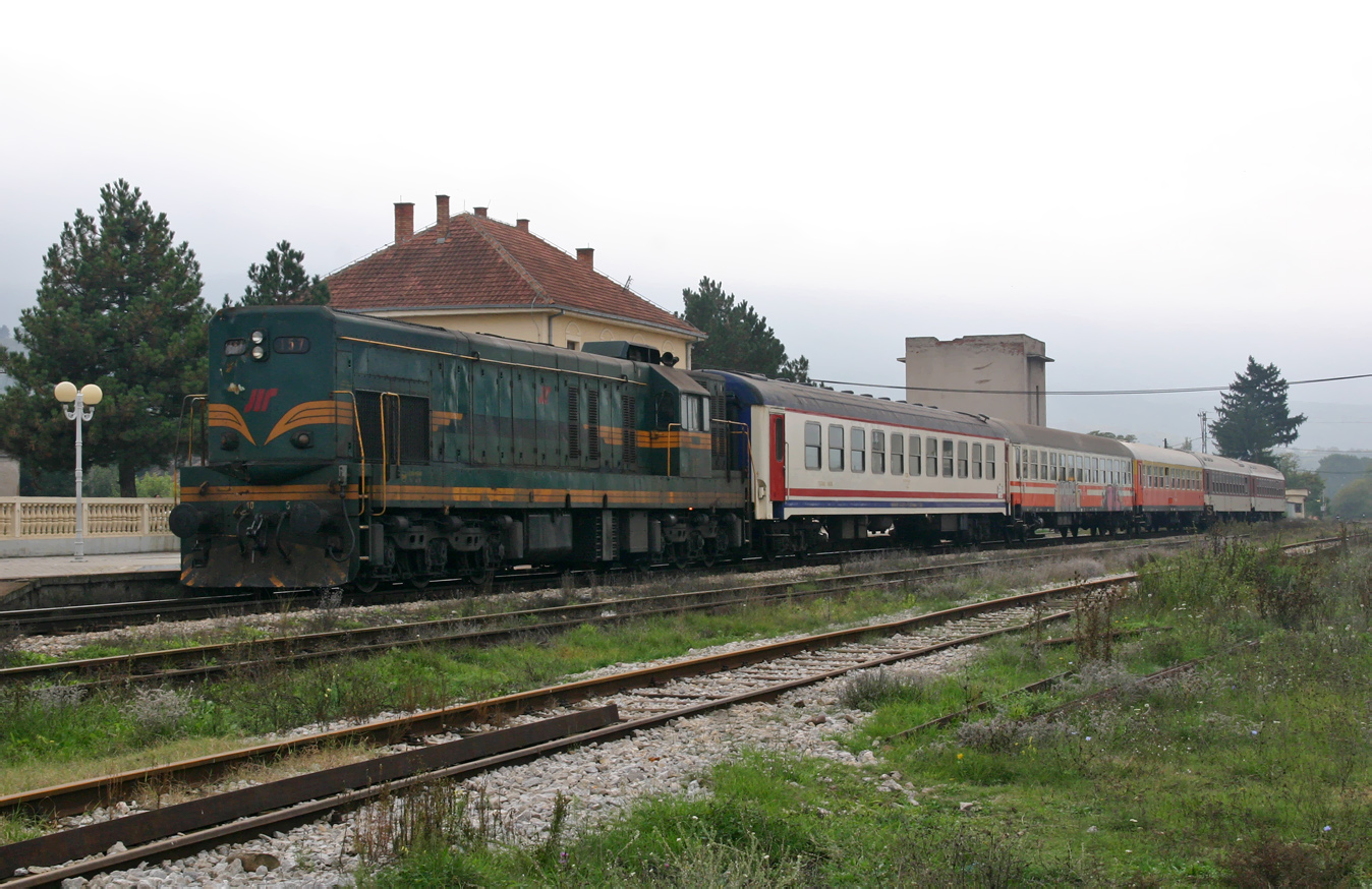 661-157