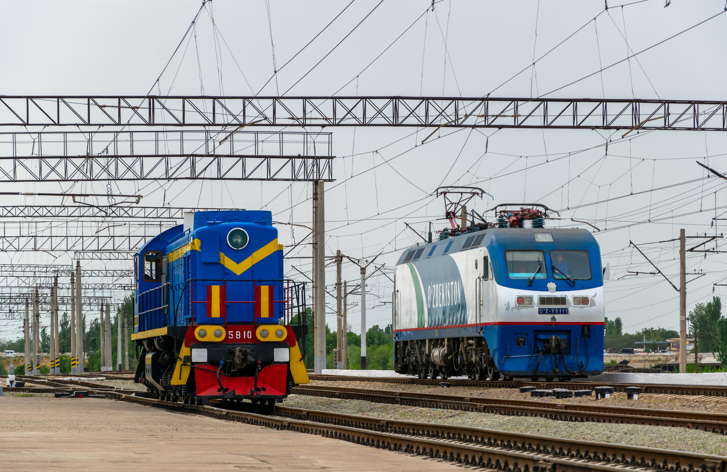 ТЭМ2-5810; O'Z-Y 0111