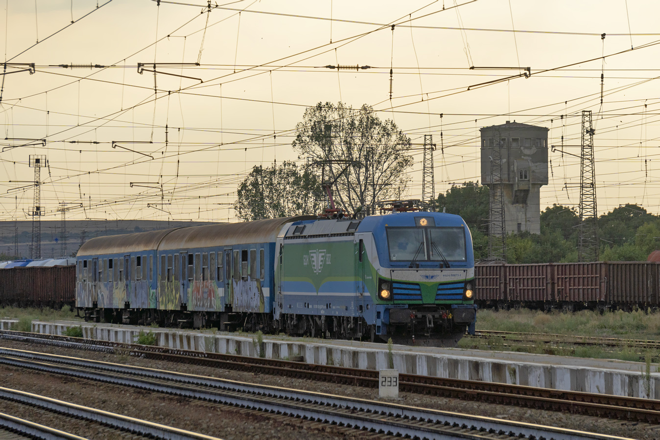 80 073