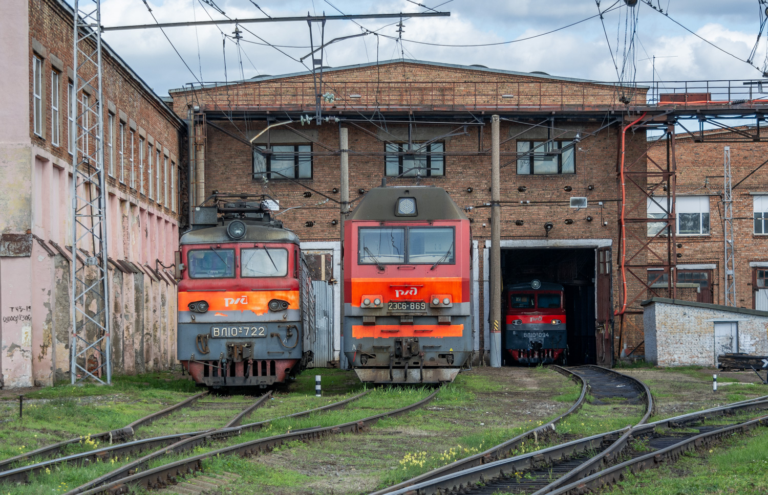 ВЛ10У-722; 2ЭС6-869 ВЛ10У-722; 2ЭС6-869