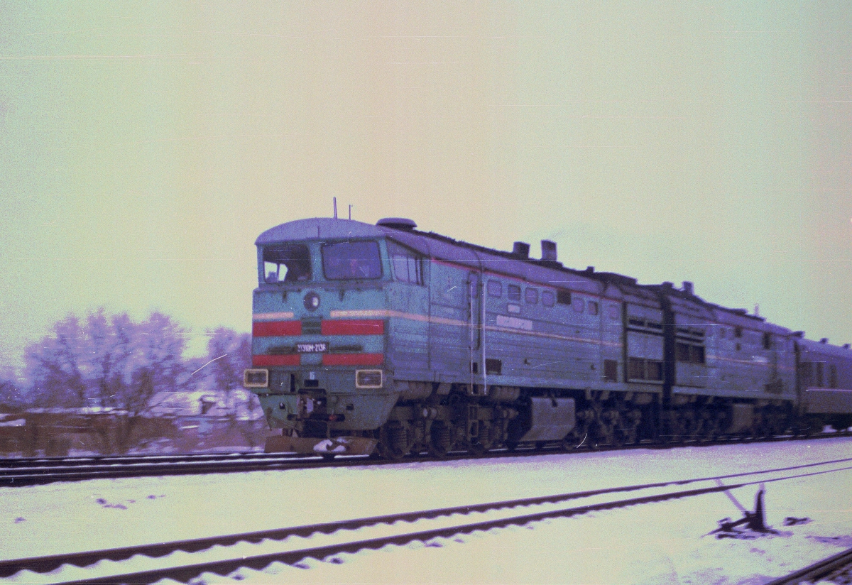 2ТЭ10М-2136