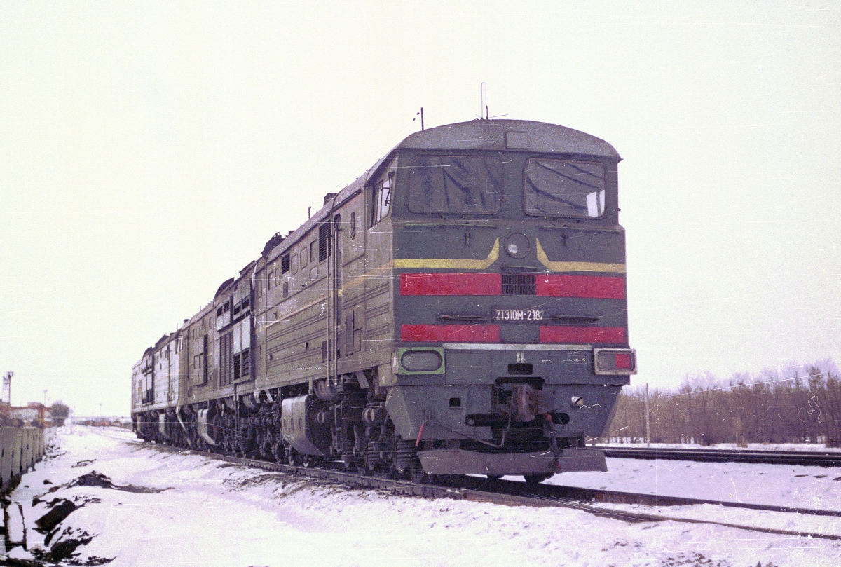 2ТЭ10М-2182