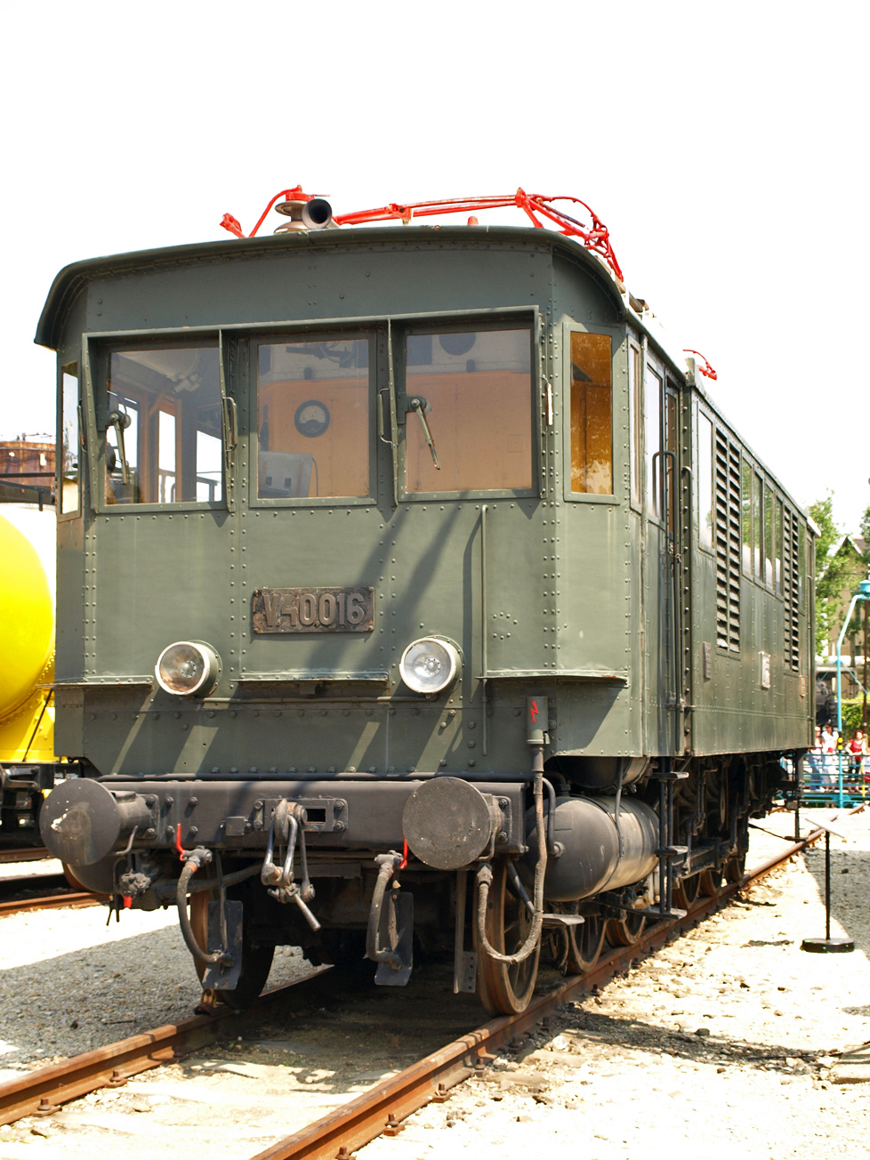 V40.016