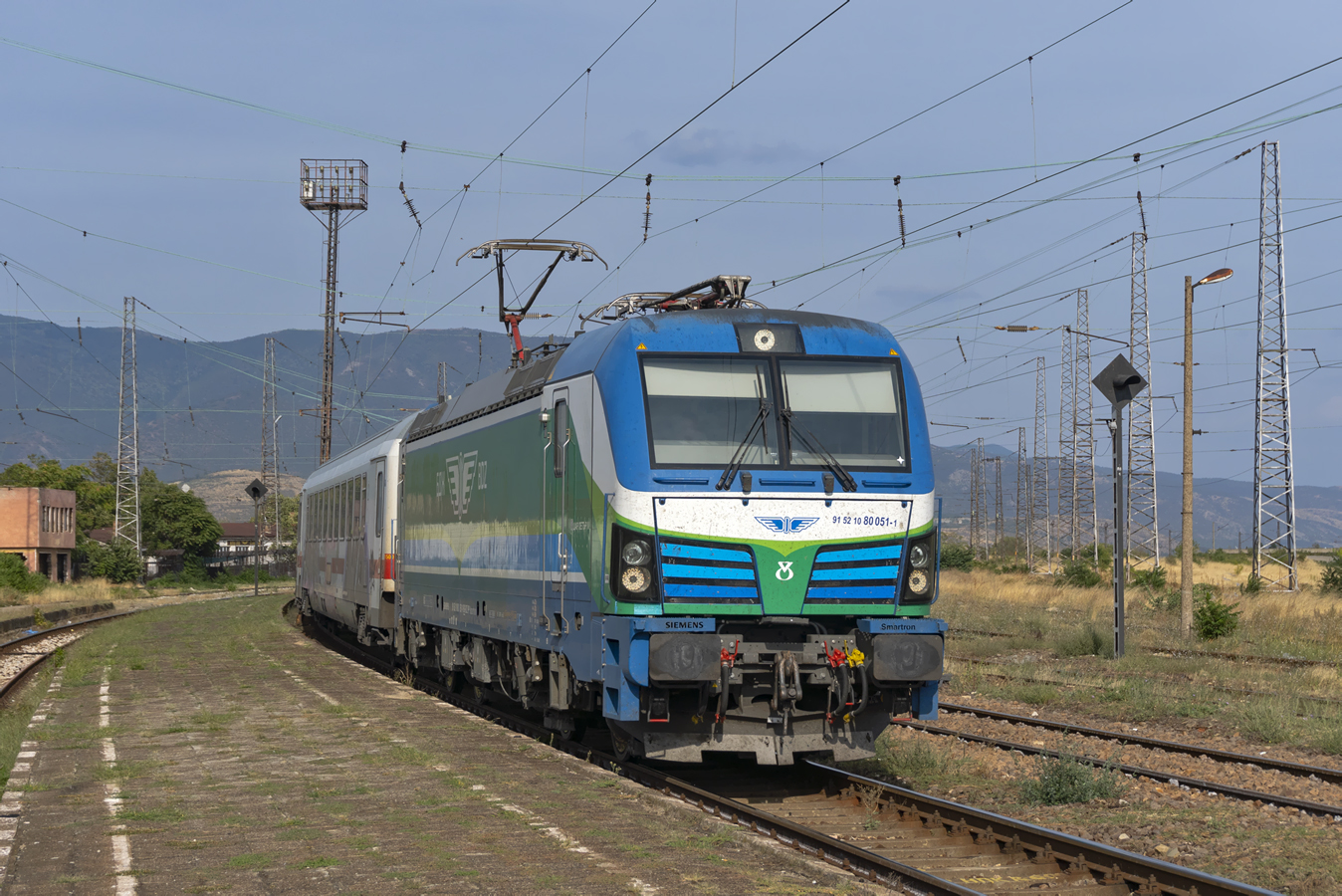 80 051