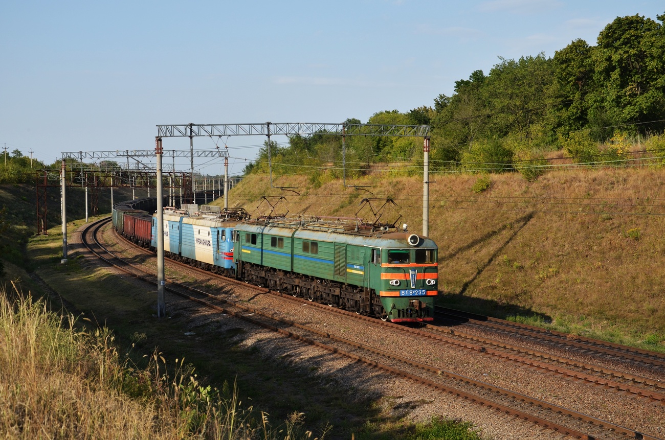 ВЛ8М-235