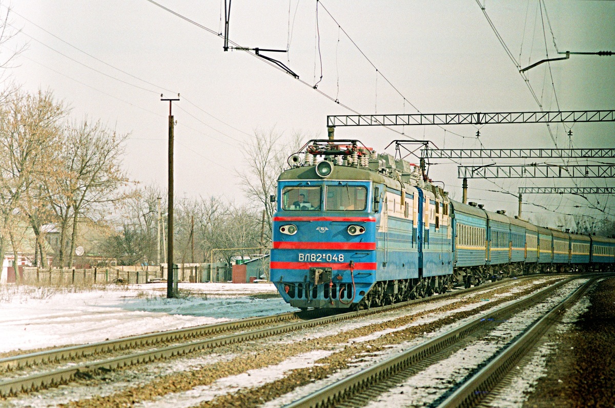 ВЛ82М-048