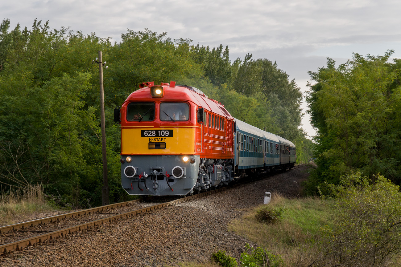 628 109