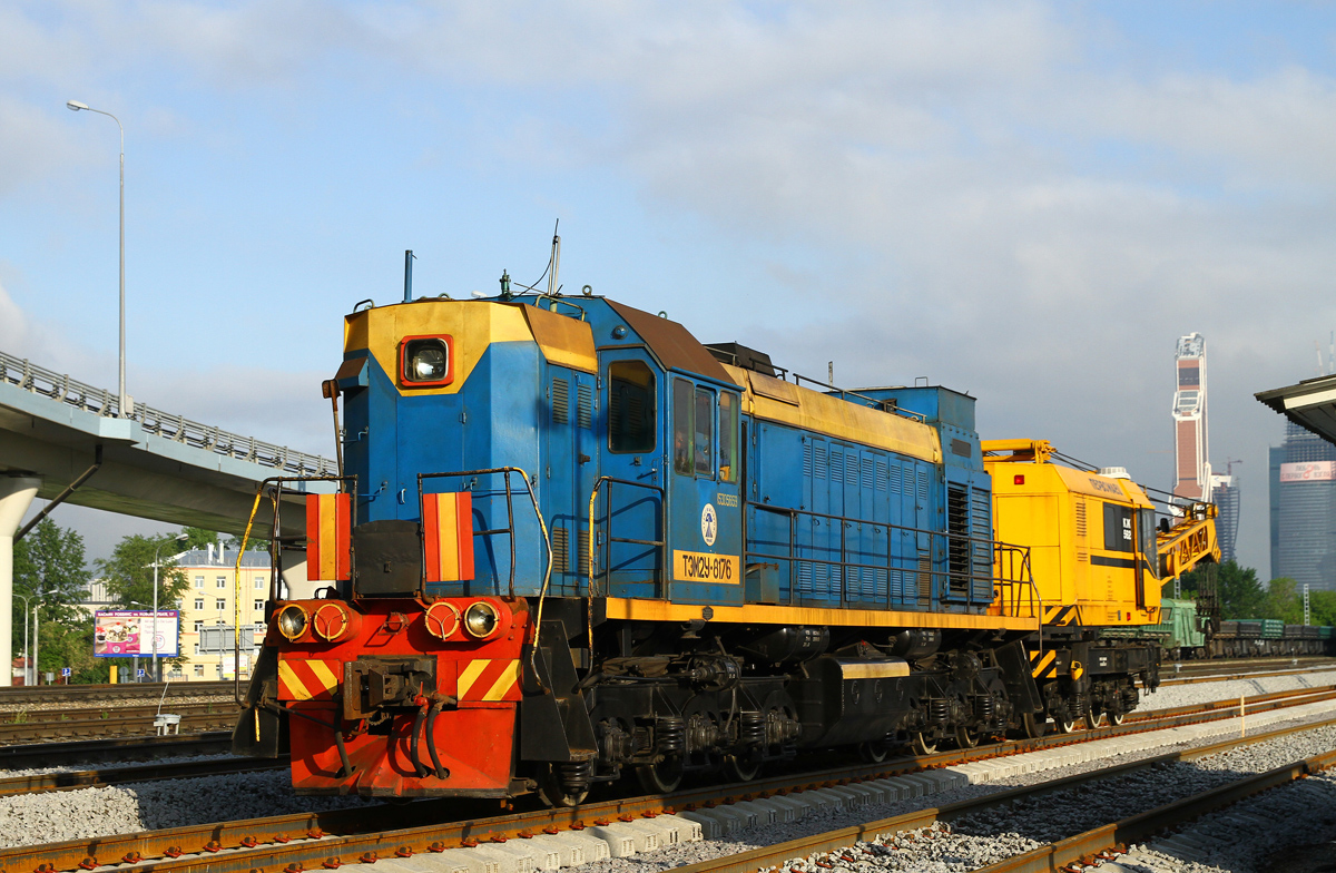ТЭМ2У-8176