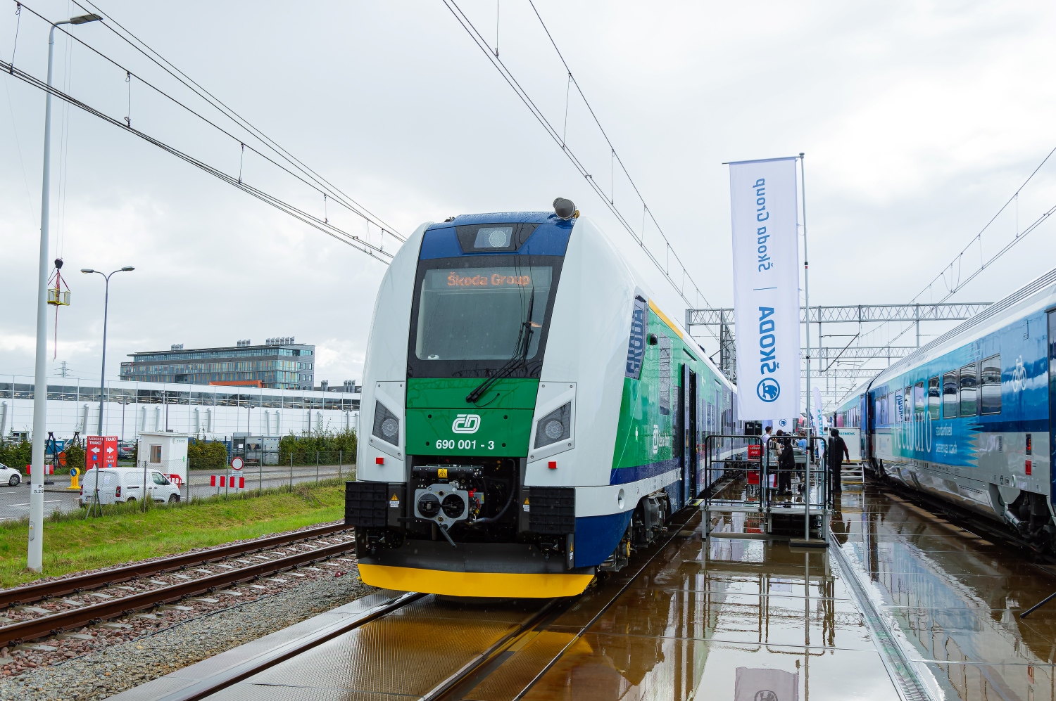 690 001-3