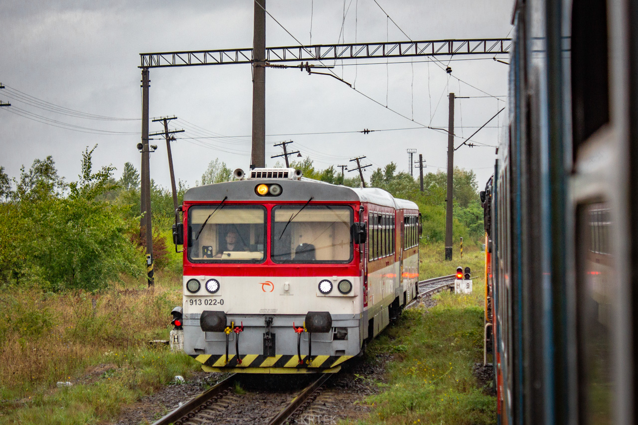 813 022