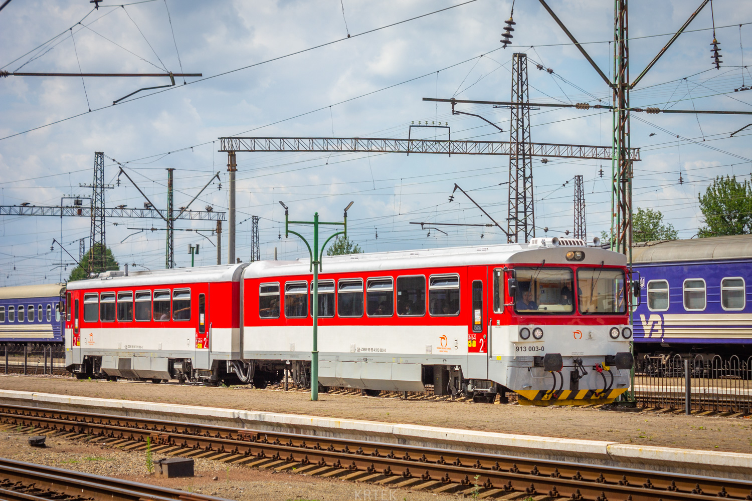 813 003