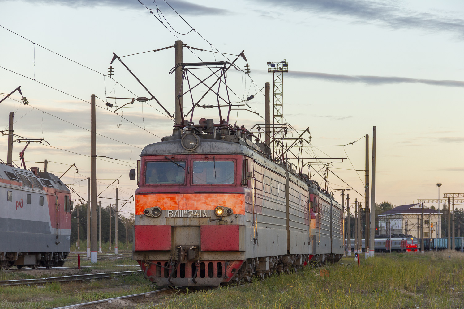 ВЛ11М-241
