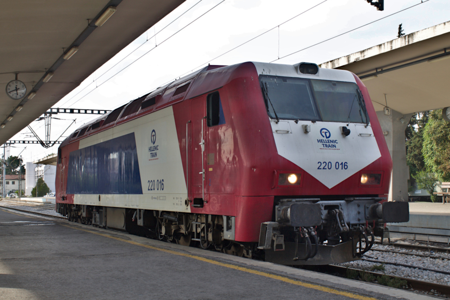 220 016