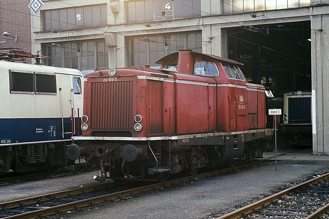 212 109-3