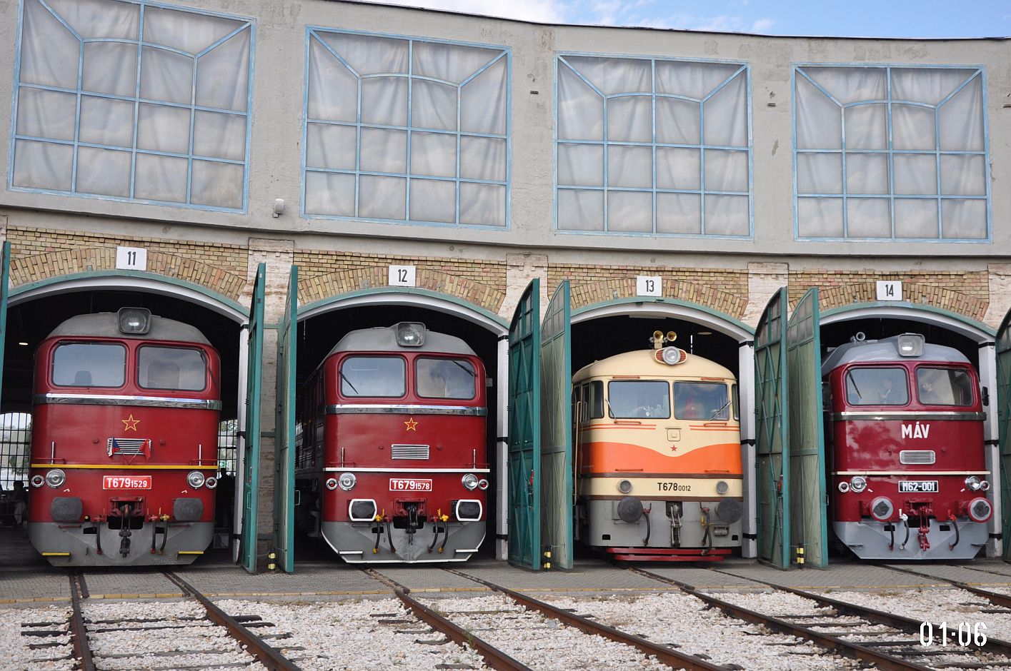 T679.1529; T679.1578; T 678.0012; M62-001