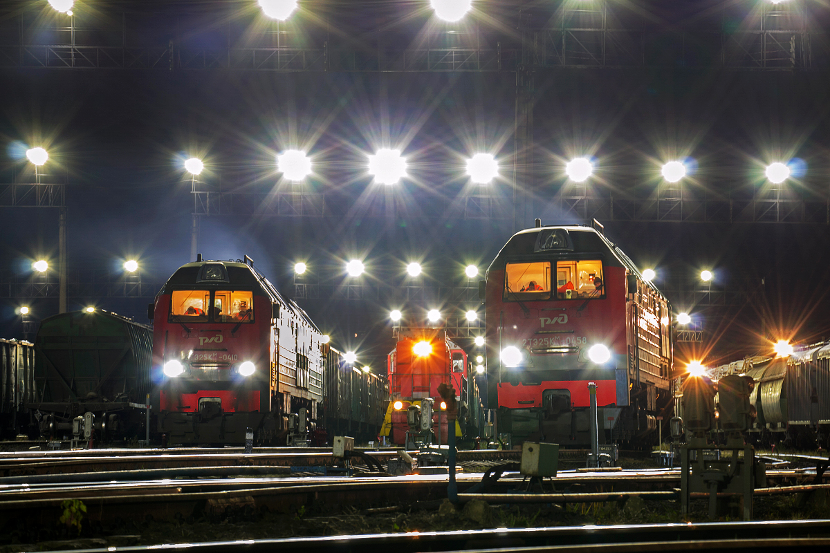 2ТЭ25КМ-0410; 2ТЭ25КМ-0458