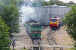 2ТЭ10В-4672 (Kyrgyz Railways); ТЭ33А-0253 (Kyrgyz Railways)