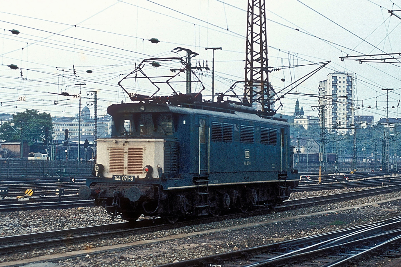 144 071-8