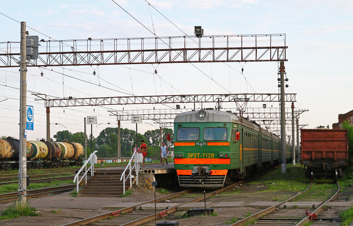 ЭР2Т-7128
