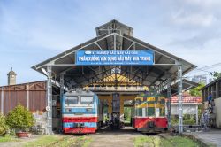 D19E-939 (Vietnam Railways); D10E-236 (Vietnam Railways)