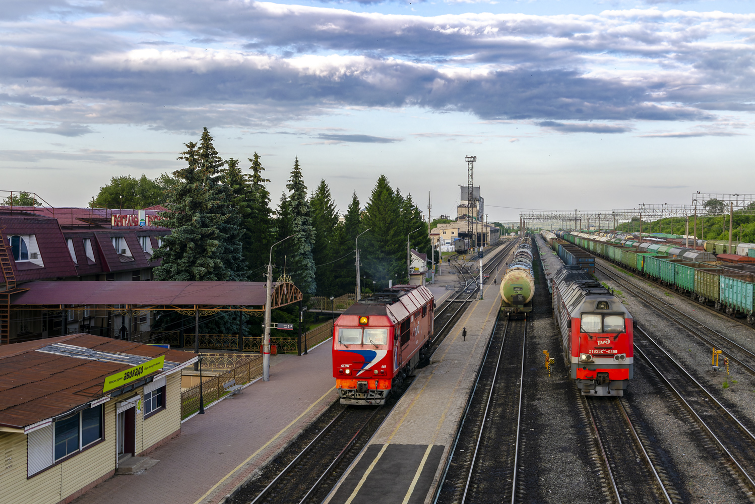 ТЭП70БС-093; 2ТЭ25КМ-0399