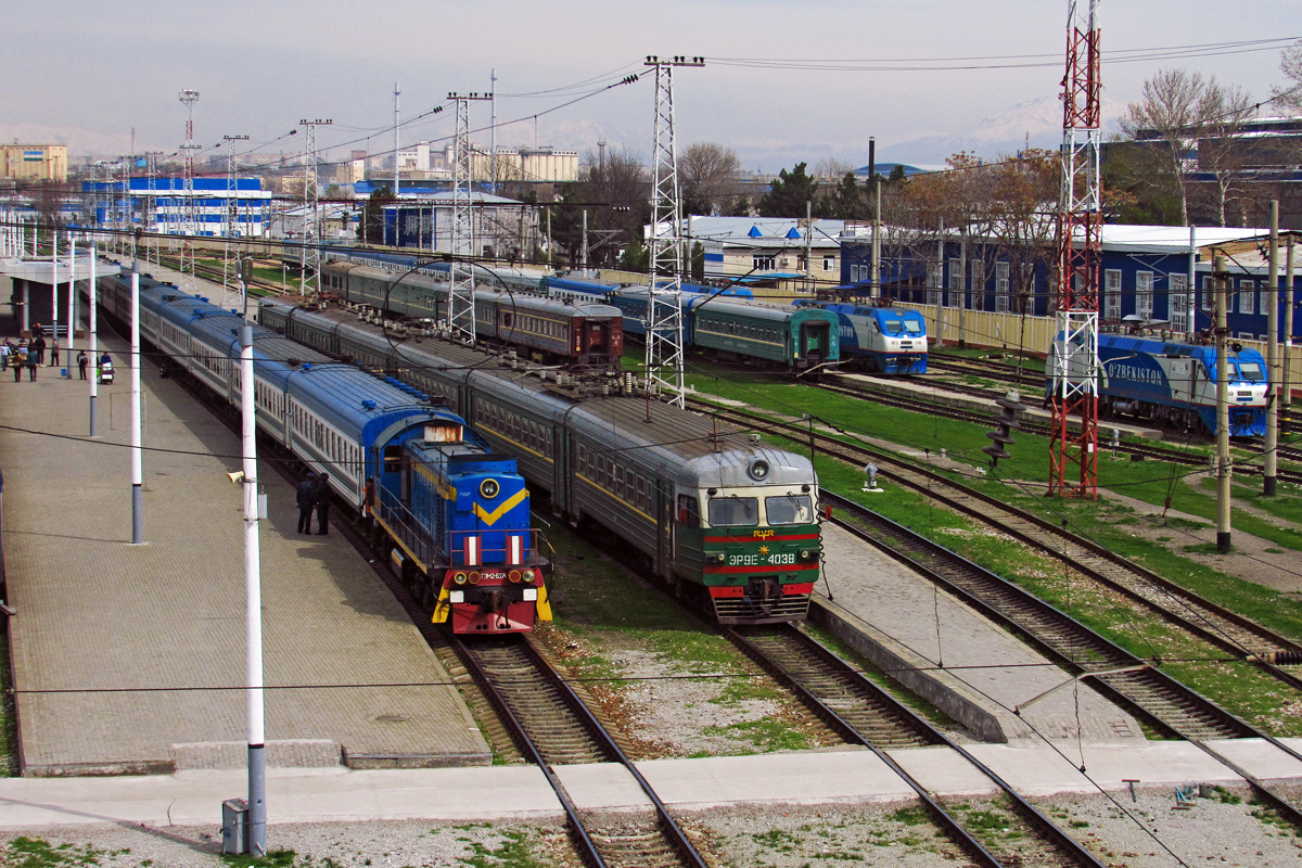 ТЭМ2-6374; ЭР9Е-4038