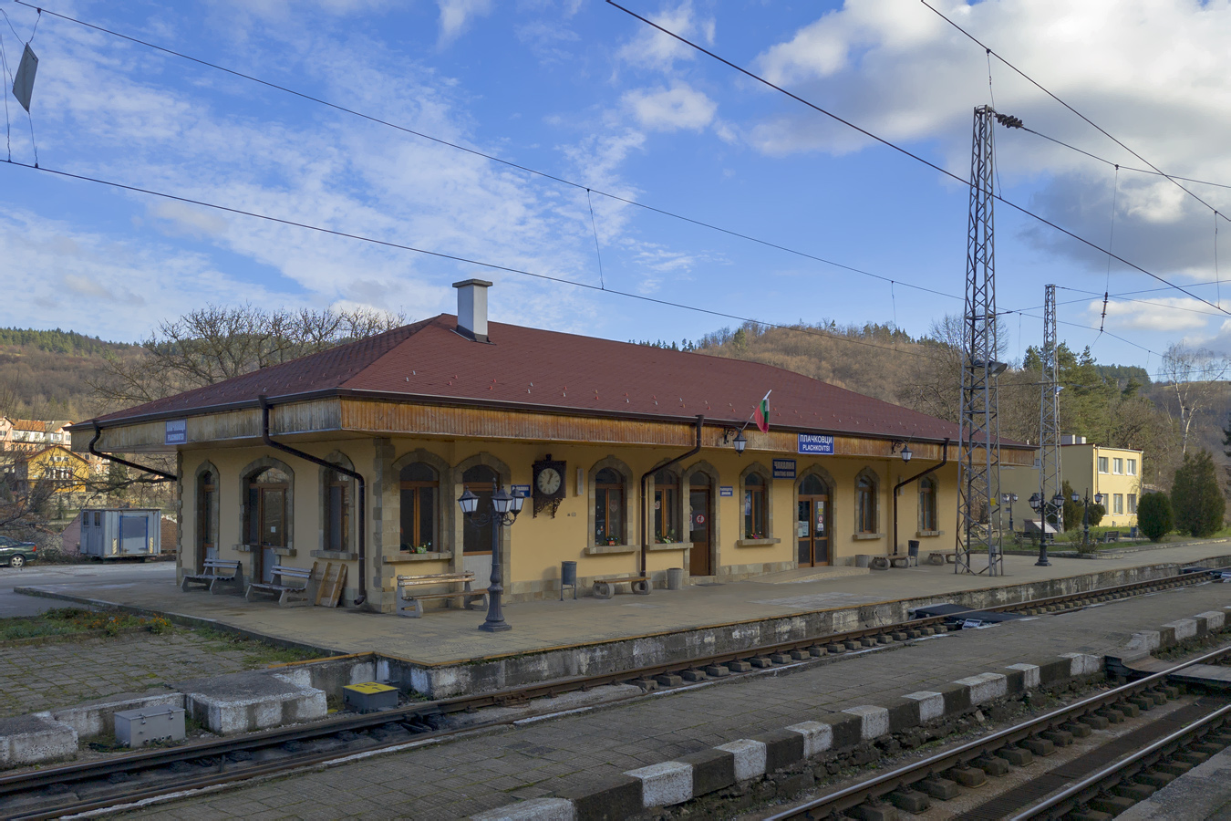 Болгарские государственные железные дороги &mdash; Станции и перегоны / Гари