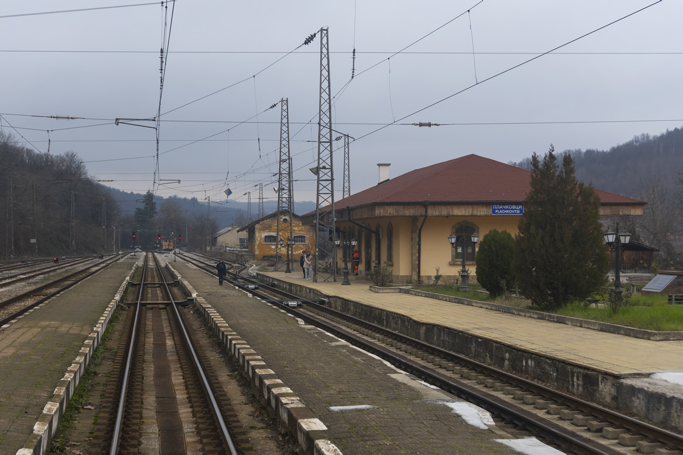 Болгарские государственные железные дороги &mdash; Станции и перегоны / Гари