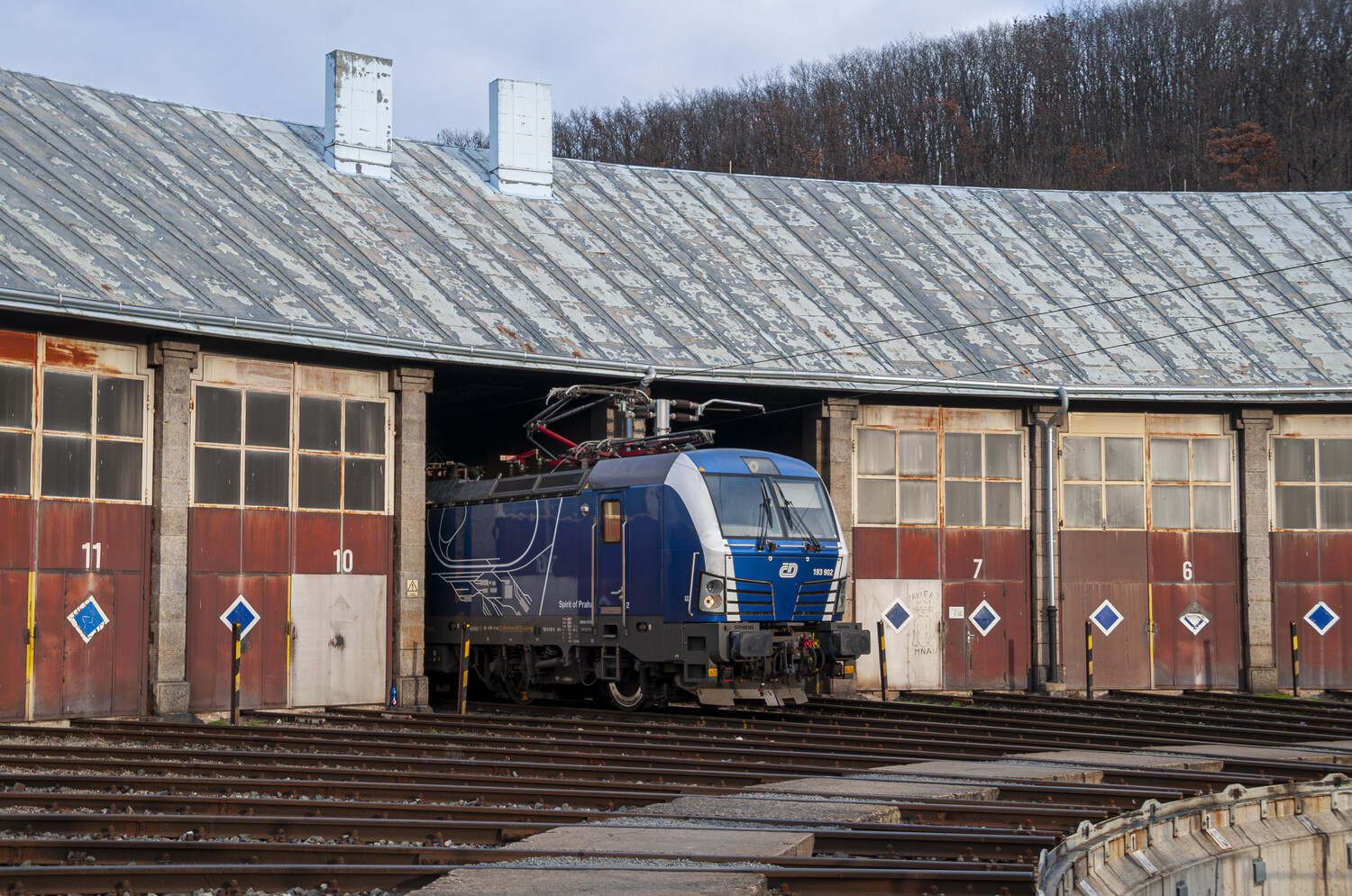 193 902-4