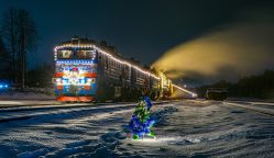 П36-0110 (Moscow Railway); 3М62У-0064 (October Railway)