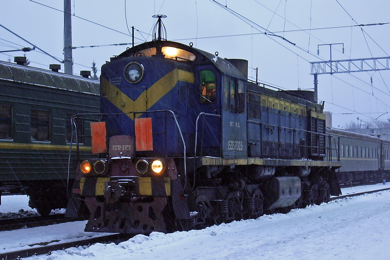 ТЭМ2-5702