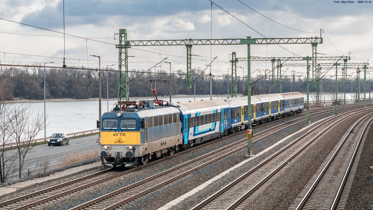 431 176