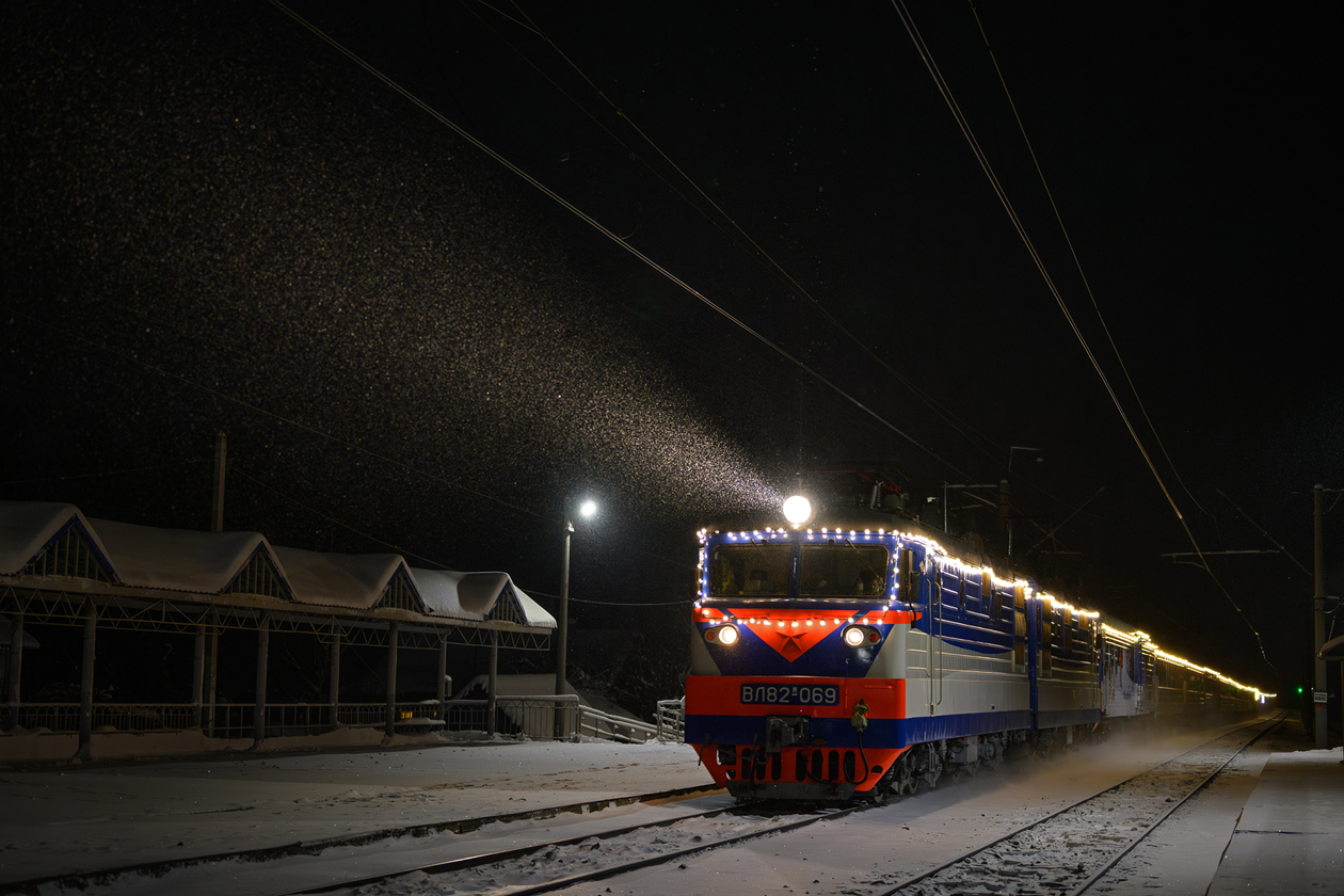 ВЛ82М-069