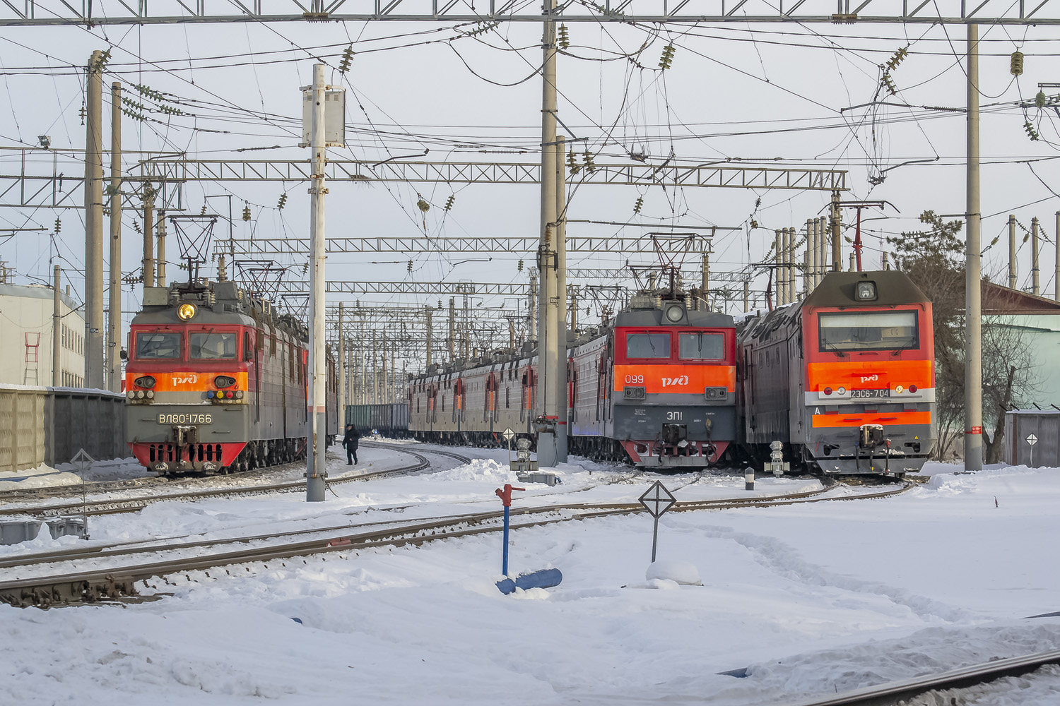 ВЛ80С-1766; ЭП1-099; 2ЭС6-704