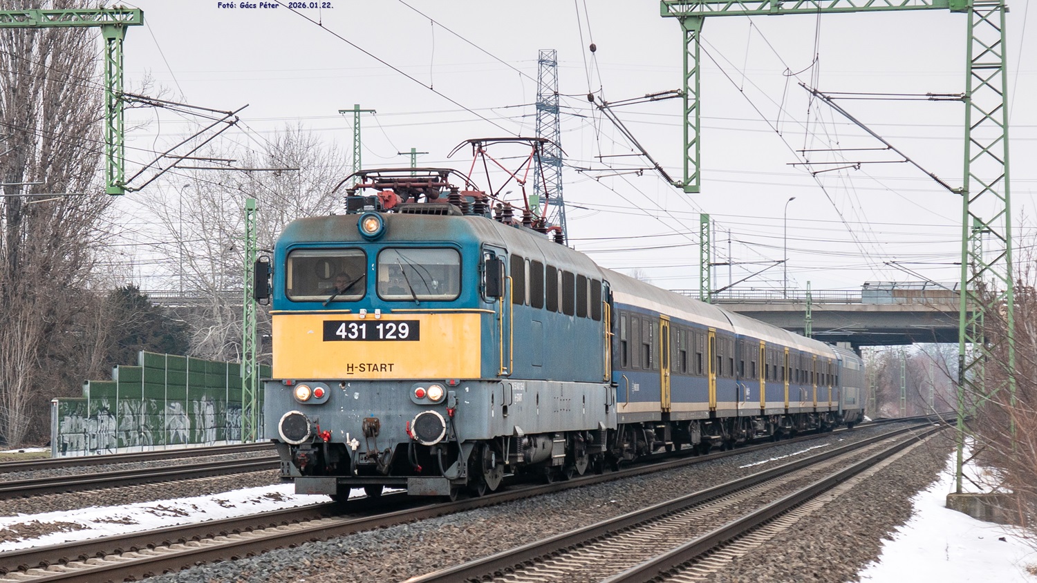 431 129
