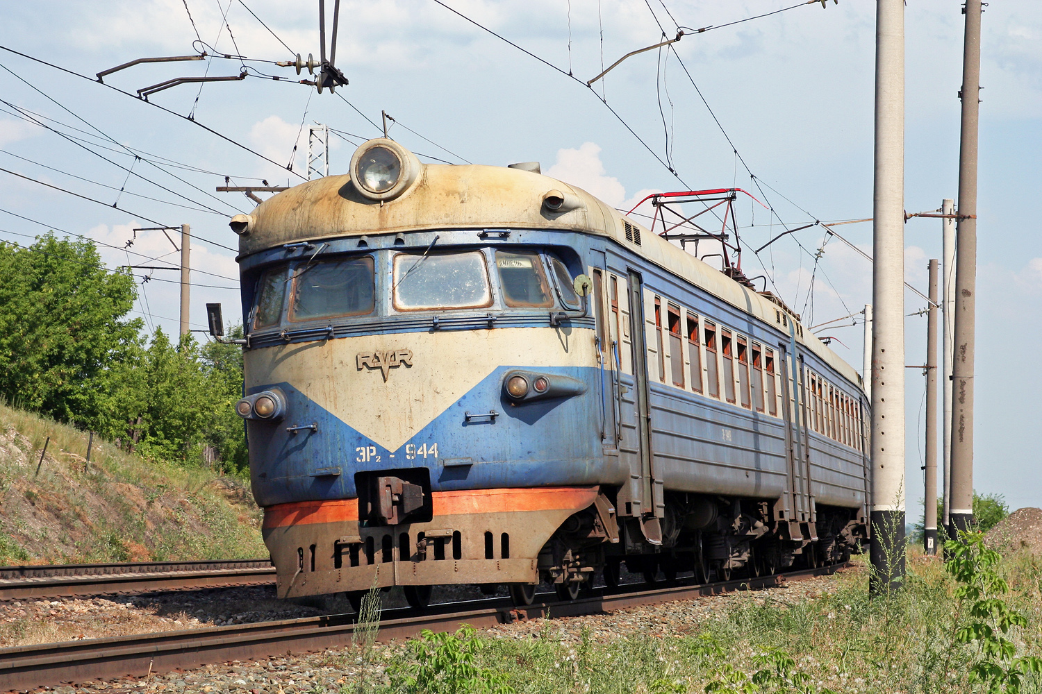 ЭР2-944